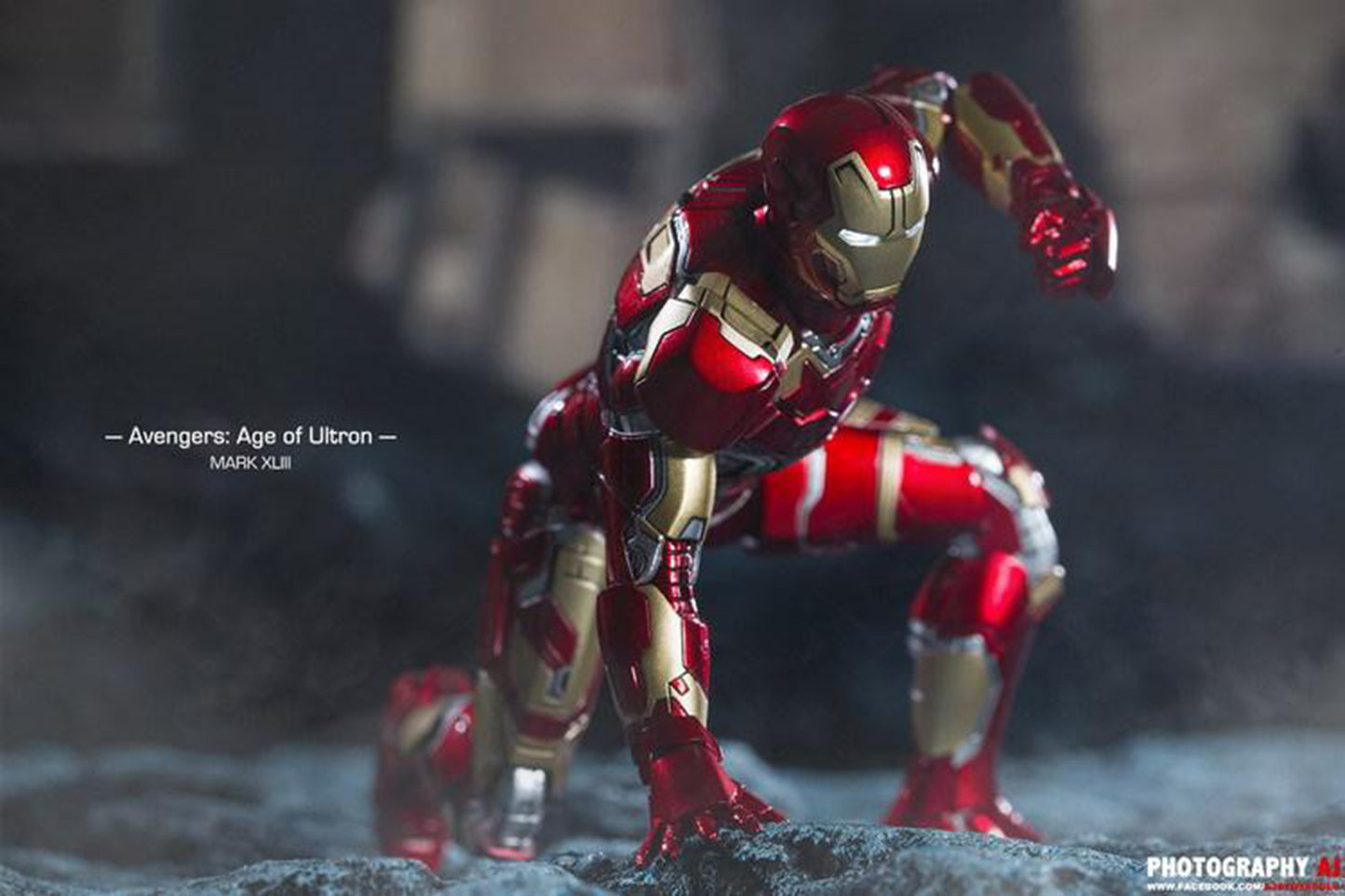 Comicave 1:12 Scale Alloy Iron Man MK43 LED Diecast Action Figure Model